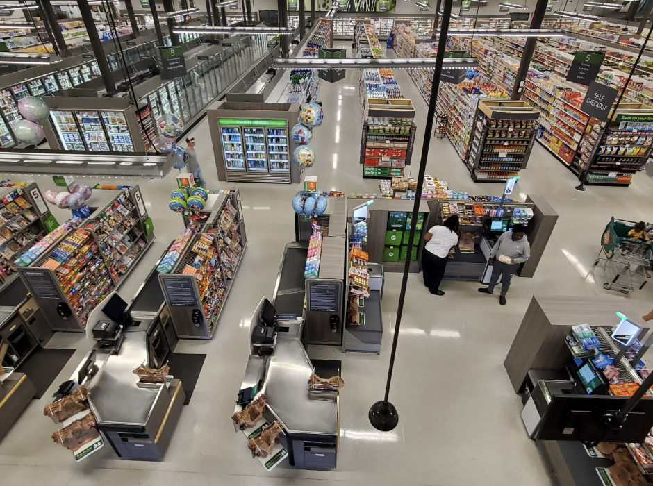 Retail Store Cleaning: Creating Inviting Shopping Environments